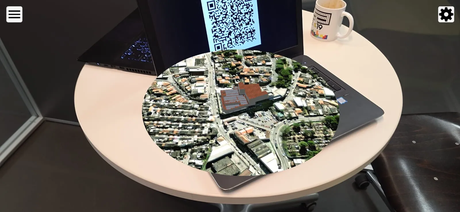 Interactive 3D Visualization and Configuration of Solar Panel Layouts in XR